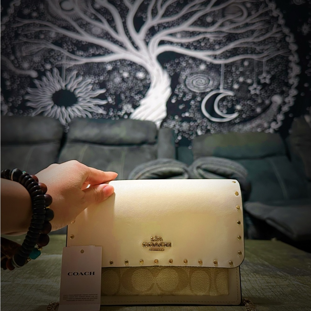 Coach Y2K small Crossbody purse white and light brown leather with Gold chain - Picture 12 of 16